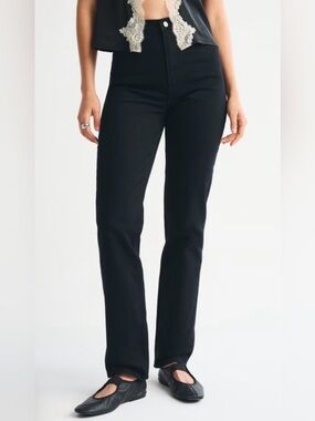 Abercrombie & Fitch The 90s Straight Ultra High Rise Jeans Faded Black